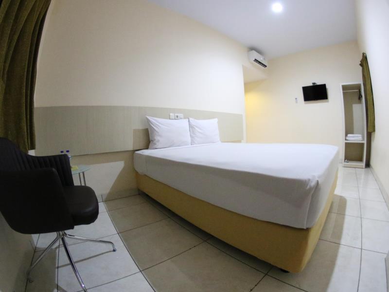 Daya Hotel Макасар Екстериор снимка